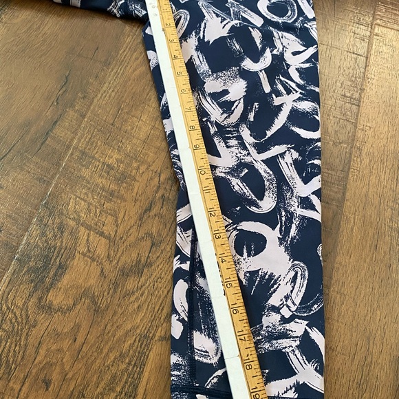 Lululemon Wunder Under Legging women’s 10 Graffiti  Antoinette Navy Hi Rise Crop - Picture 7 of 13